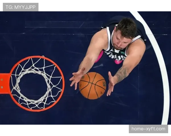 卢卡·东契奇持续进化 其持球大核心打法带动独行侠体系